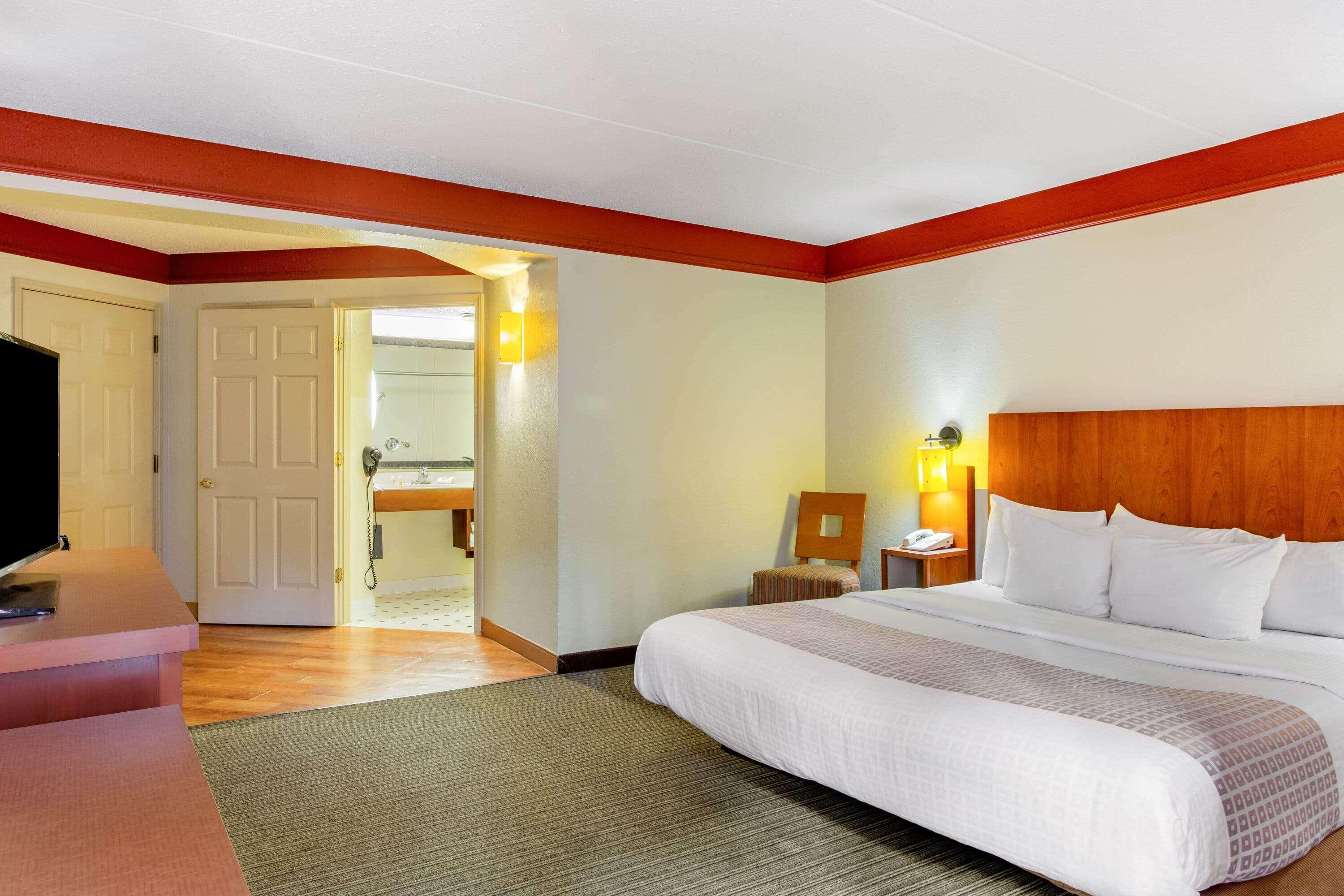 La Quinta By Wyndham Raleigh Crabtree Hotel Exterior photo